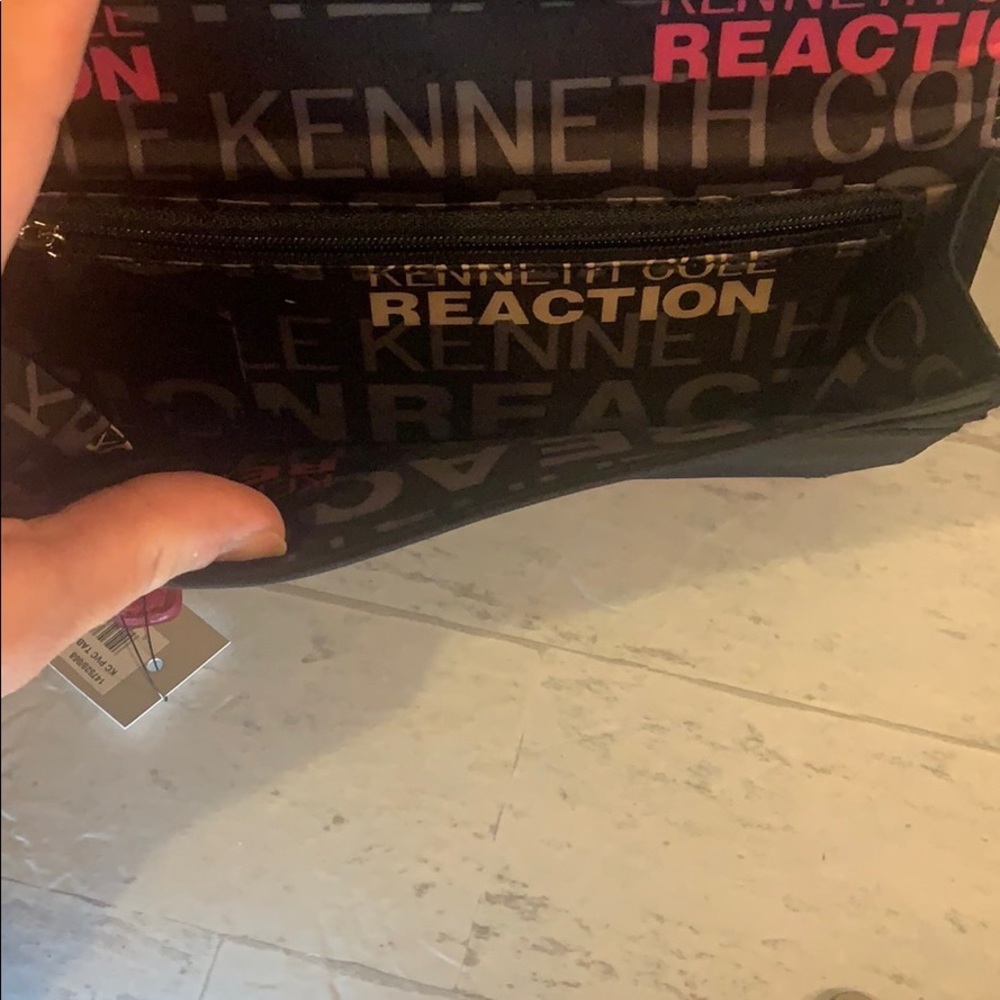 Kenneth Cole Reaction Wallet - Picture 5 of 5